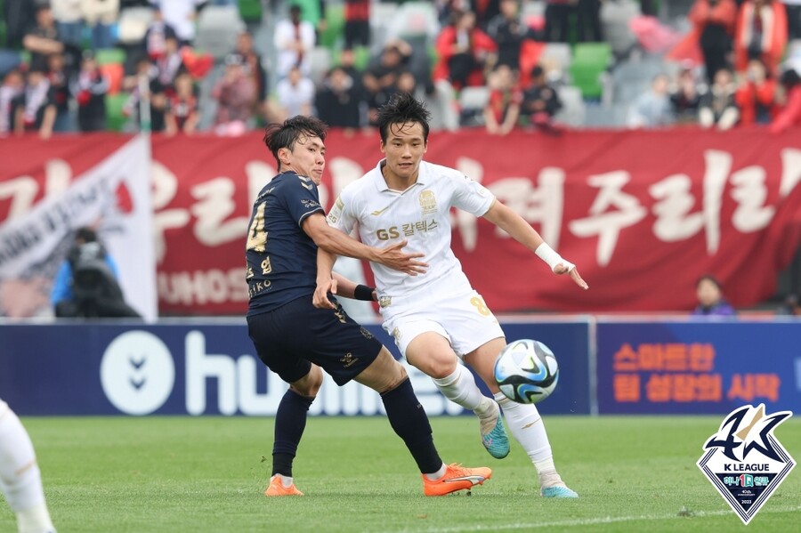 ▲ 29일 수원FC전에서 측면과 중앙 활발하게 움직인 이태석  ⓒ 한국프로축구연맹