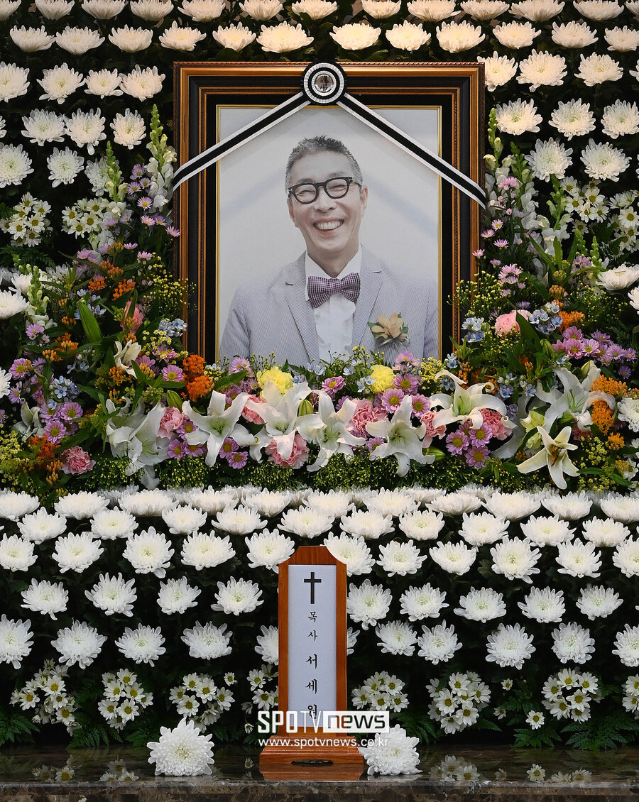 故 서세원 빈소, 연예계·정치계 조문 행렬…선배 이용식은 오열[종합]