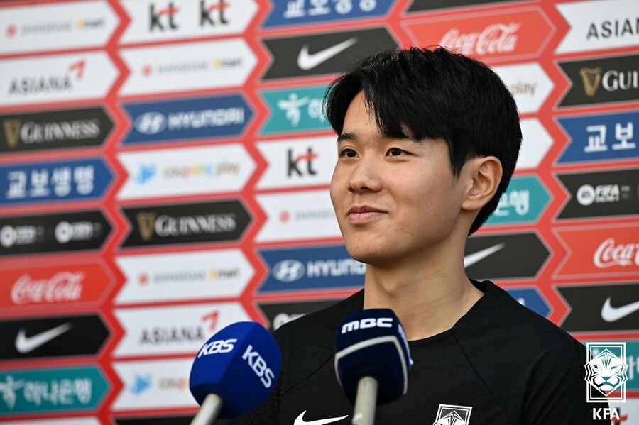 ▲ 1일 파주NFC에서 진행하는 U-20 대표팀의 소집 훈련에 앞서 취재진을 만난 조진호 ⓒ 대한축구협회