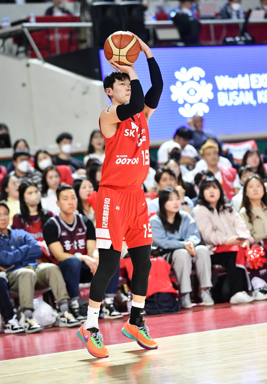 ▲ 서울 SK가 시리즈 2승 2패로 균형을 맞췄다. ⓒKBL