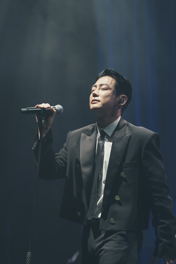 ▲ 4월 27일부터 30일까지 서울 삼성동 SAC아트홀에서 소극장 콘서트 '퍼퓸'을 벌인 가수 테이. 제공|편한엔터테인먼트