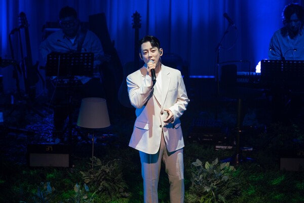 ▲ 4월 27일부터 30일까지 서울 삼성동 SAC아트홀에서 소극장 콘서트 '퍼퓸'을 벌인 가수 테이. 제공|편한엔터테인먼트