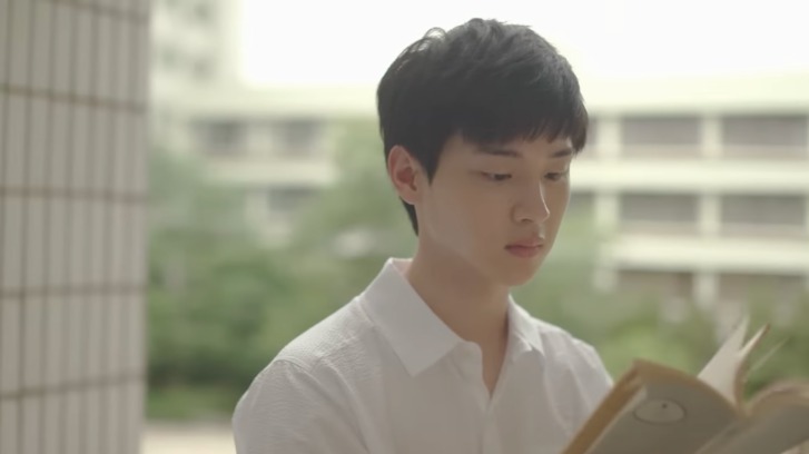 ▲ 출처| 볼빨간 사춘기 '우주를 줄게' 뮤직비디오 캡처.