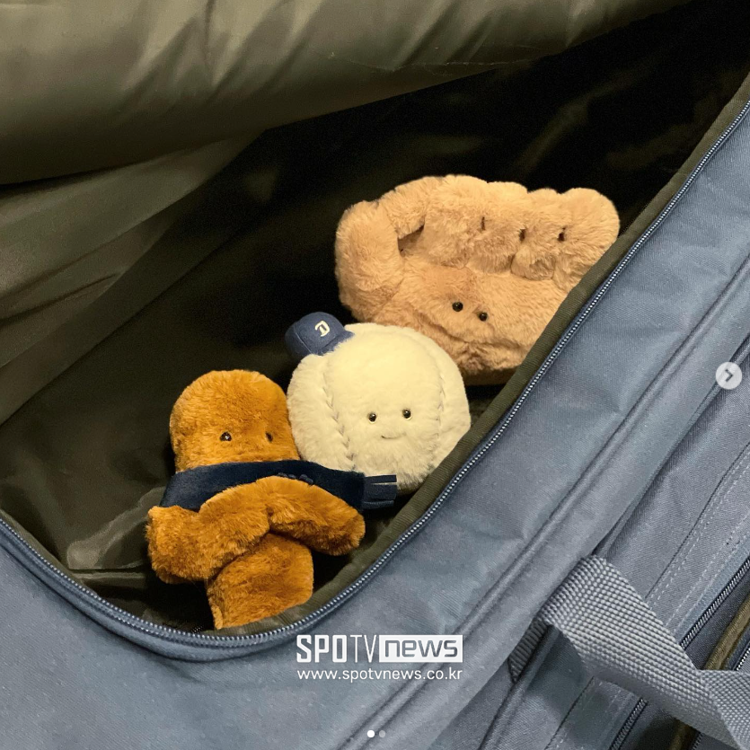 ▲ 야구가방 유니버스의 첫 번째 포스팅. ⓒ 인스타그램 캡처