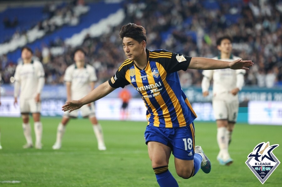 ▲ 울산 현대 주민규가 강원FC에 결승골을 터뜨리며 1위 질주에 기여했다. ⓒ한국프로축구연맹