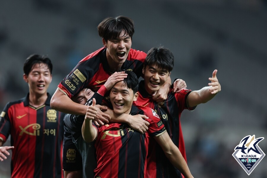 ▲ 추가골을 넣고 기뻐하는 나상호와 FC서울 선수들 ⓒ한국프로축구연맹