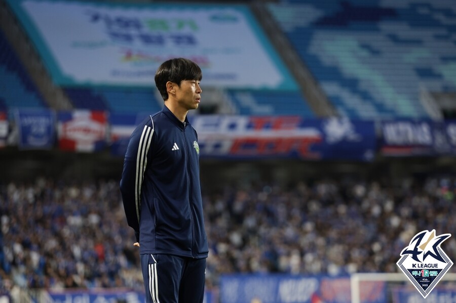 '수원전 3-0 대승' 김두현 감독 대행 “오늘 승리를 김상식 감독에게 바칩니다”