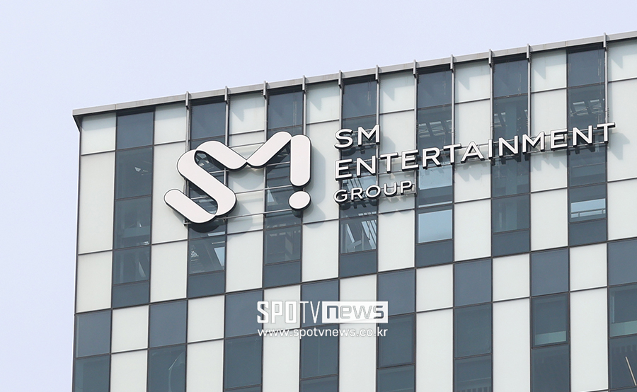 SM, 경영권 분쟁에 49억 써도 1분기 호성적…3분기 신인그룹 2팀 데뷔