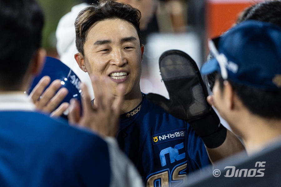 ▲ 손아섭은 시즌 첫 4안타 경기로 팀 공격을 이끌었다. ⓒNC 다이노스