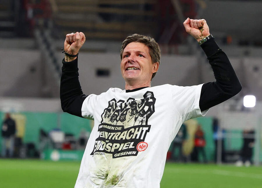 ▲ 올리버 글라스너 아인라흐트 프랑크푸르트 감독, 분데스리가는 부진하지만 독일축구협회(DFB) 포칼은 결승에 올려 놓았다.  ⓒ연합뉴스/AFP/REUTERS