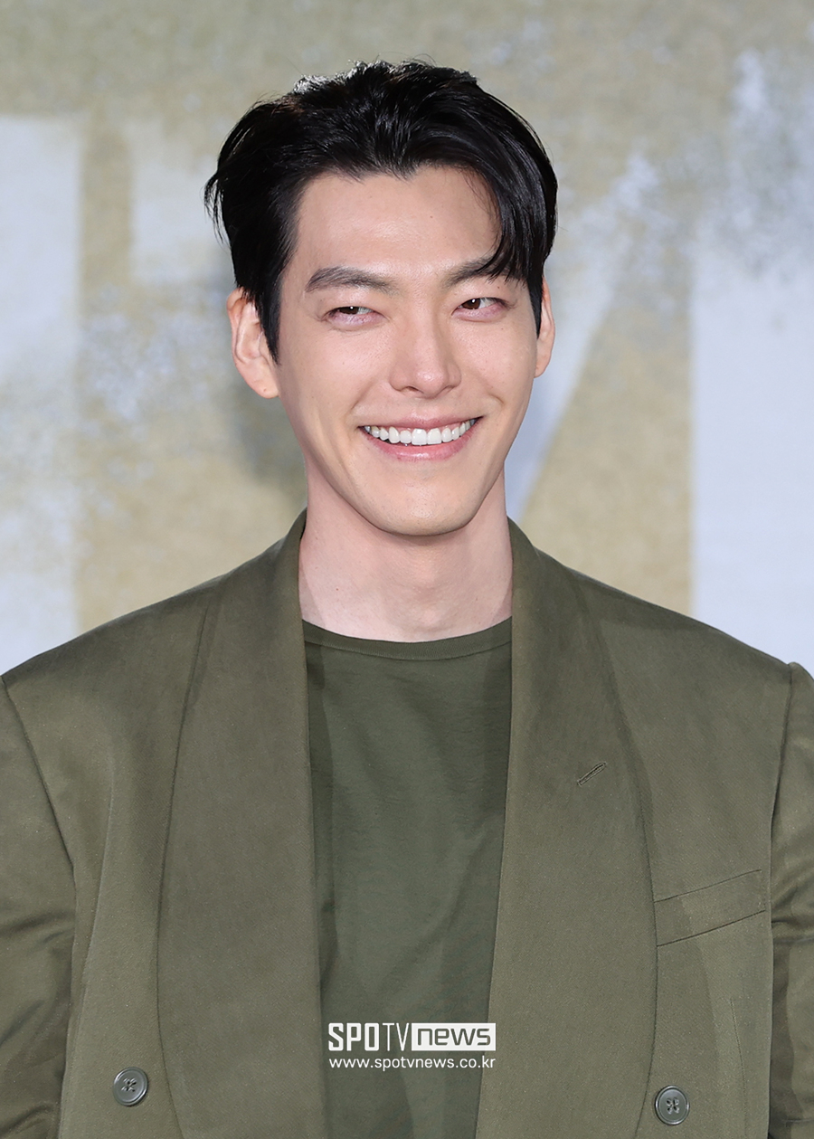 "신인모델 김현중, 평생 팬 한다고" 김우빈 미담엔 끝이 없다[이슈S]