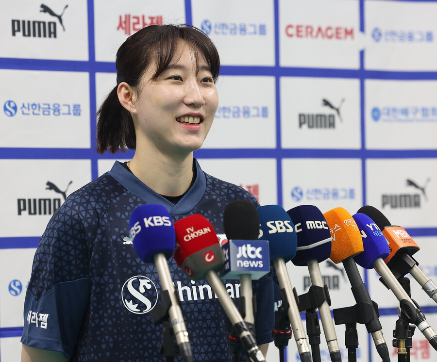 '주장' 박정아 "김연경 언니 있어 큰 도움, AG서는 눈만 마주쳐도 호흡 맞도록"