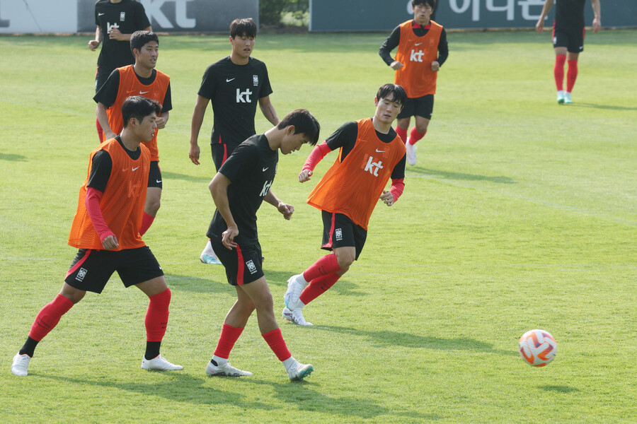 ▲ 항저우 아시안게임을 준비하는 24세 이하(U-24) 축구대표팀의 분위기는 저마다 황선홍 감독에게 알아 달라고 소리치는 절규의 장이었다고 한다. ⓒ연합뉴스