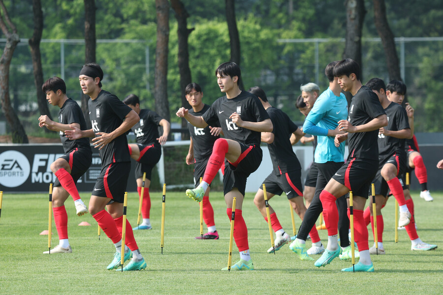 ▲ 항저우 아시안게임을 준비하는 24세 이하(U-24) 축구대표팀의 분위기는 저마다 황선홍 감독에게 알아 달라고 소리치는 절규의 장이었다고 한다. ⓒ연합뉴스