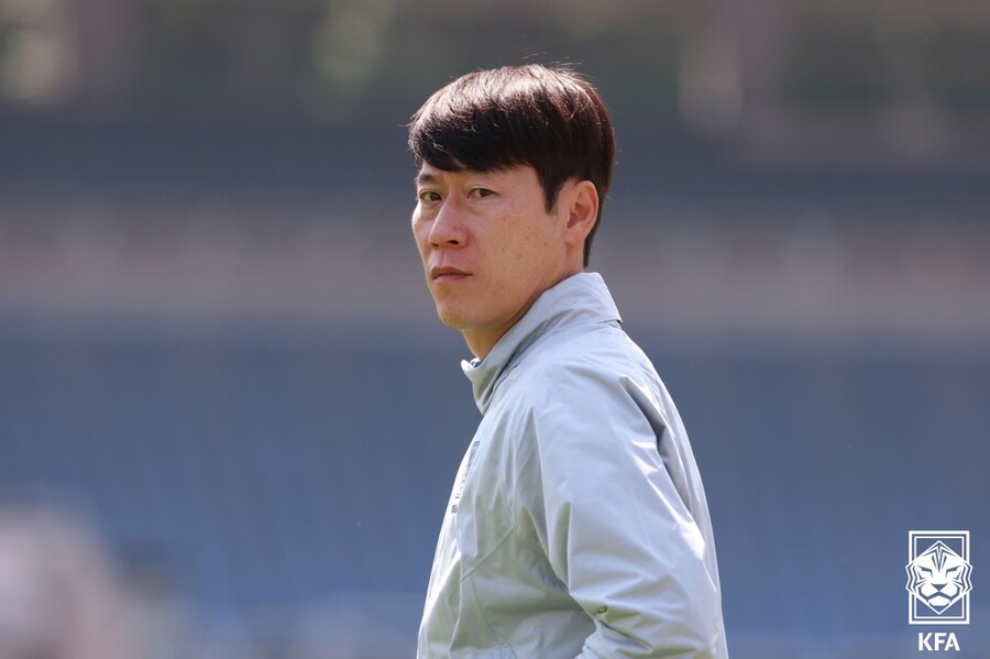 [이성필의 언중유향]무관심에서 월드컵 시작 김은중호, A대표팀과 같은 잣대는 곤란