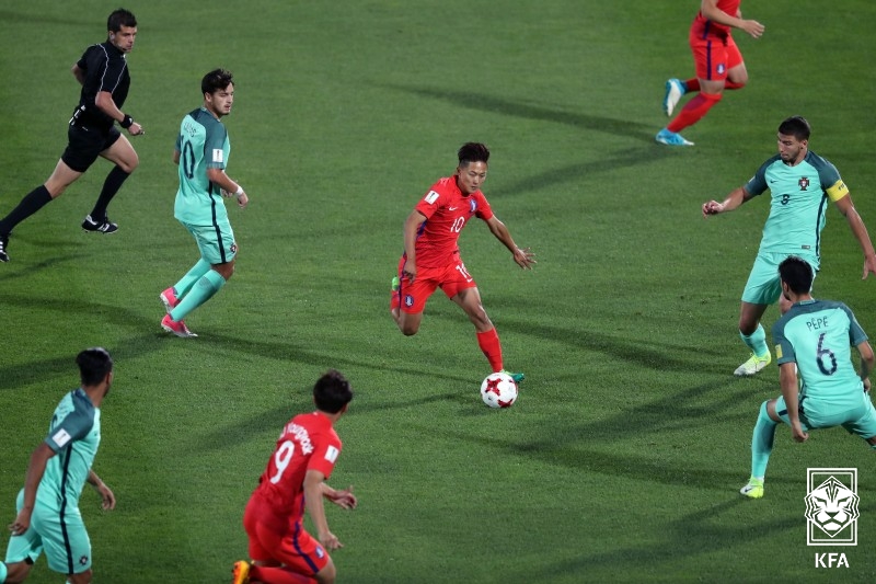 ▲ 한국에서 열렸던 2017년 대회는 이승우에게 시선 집중이었다. ⓒ대한축구협회