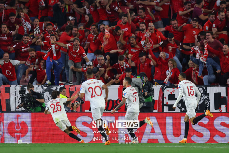 [UEL REVIEW] '토트넘 출신들이 해냈다'...역시 '유로파의 제왕' 세비야, 연장 혈투 끝에 유벤투스 2-1로 제압...합산 스코어 3-2로 결승 진출!