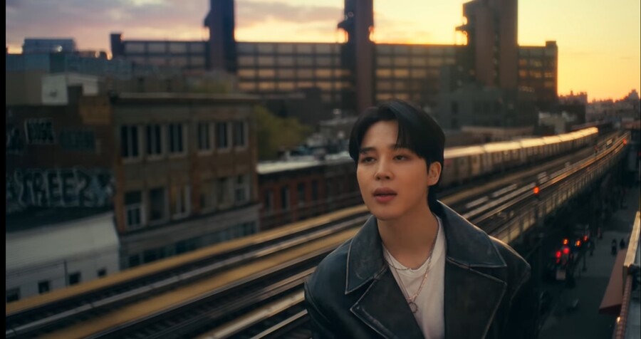 ▲ '앤젤 파트1' 뮤직비디오 지민. 출처| 유튜브 채널