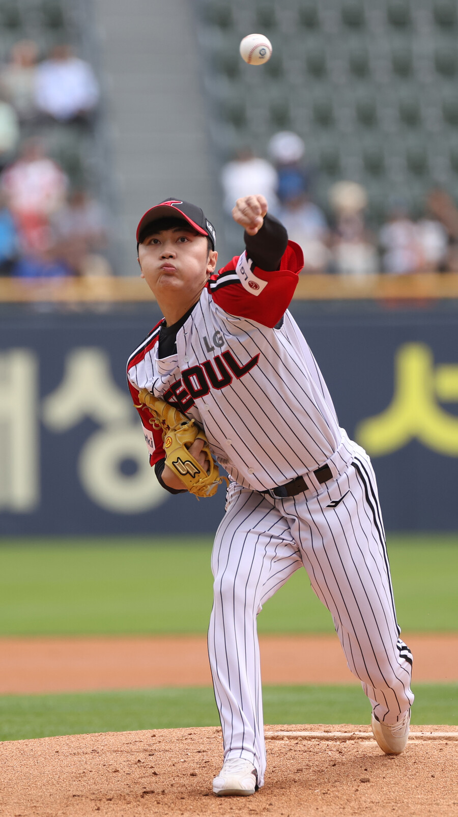 ▲ LG 김윤식은 21일 잠실 한화전에서 6이닝 무실점으로 시즌 3승을 달성했다. ⓒ 연합뉴스