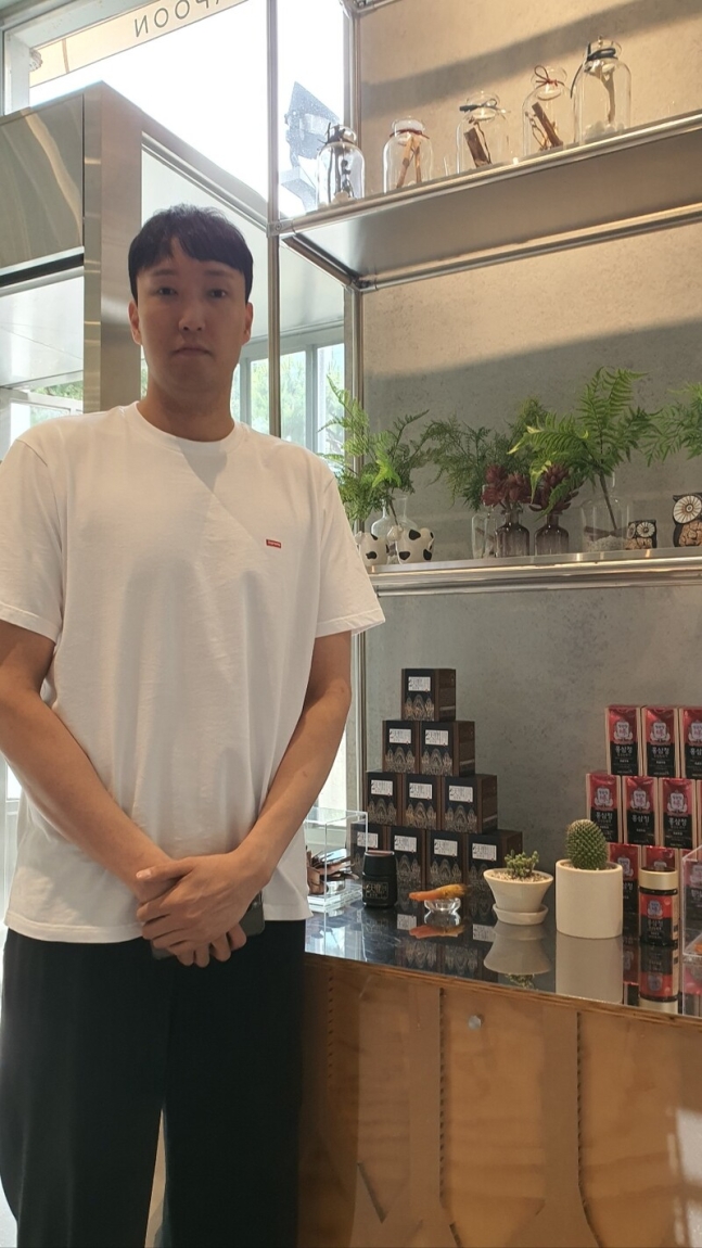 ▲ 안양 KGC인삼공사 유니폼을 입은 이종현  ⓒ안양 KGC인삼공사