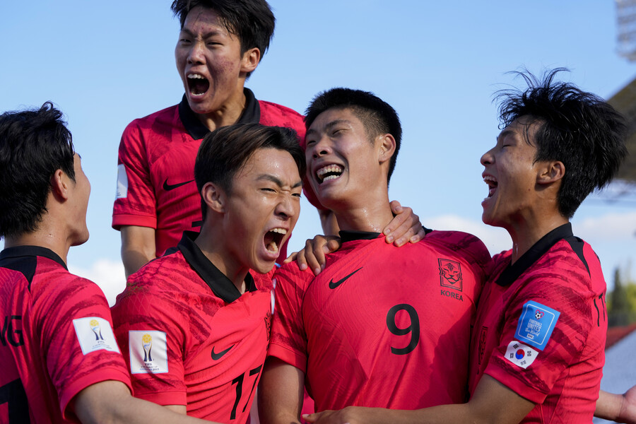 ▲ 두 번째 골까지 터진 한국, 기쁨의 환호 ⓒ연합뉴스/AP