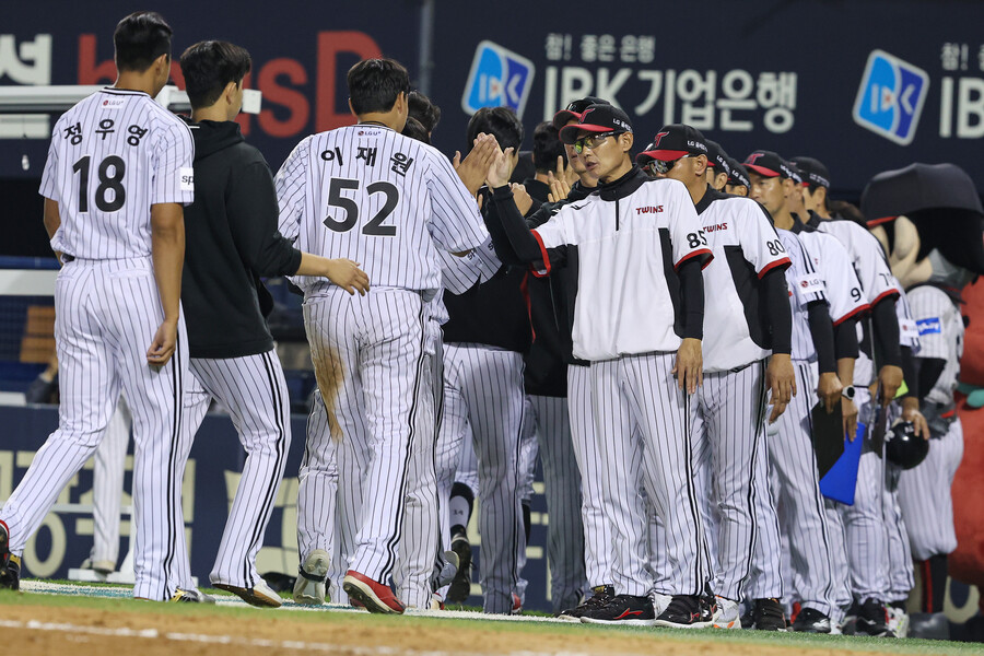 ▲ 염경엽 감독은 이제 야수들도 휴식 로테이션을 할 때가 됐다고 강조한다 ⓒ연합뉴스
