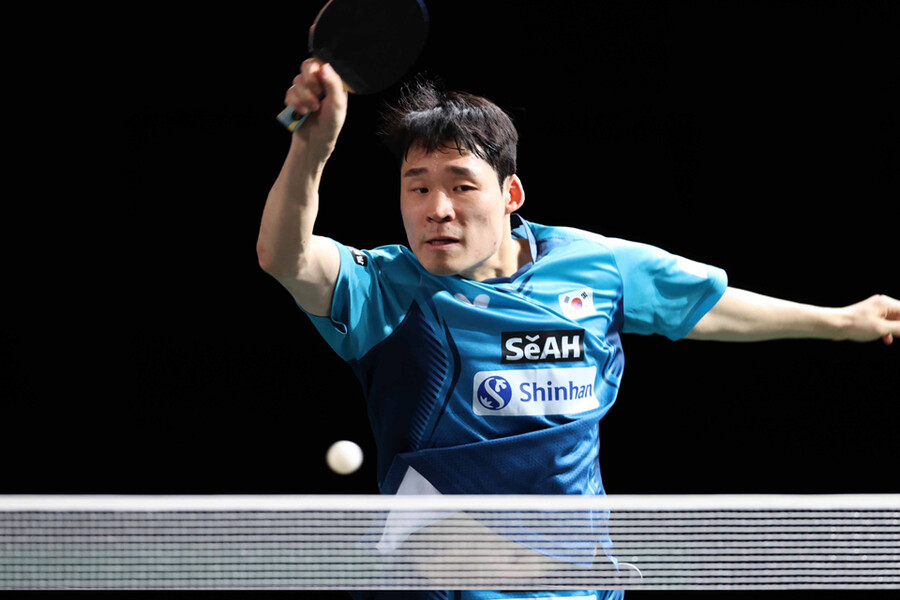▲ 장우진이 2023 ITTF 세계탁구선수권대회 남자단식에서 경기를 펼치고 있다. ⓒ대한탁구협회