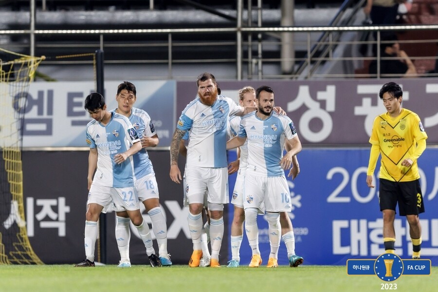 ▲ 울산 현대가 전남 드래곤즈를 연장 혈투 끝에 이기고 FA컵 8강에 올랐다. ⓒ대한축구협회