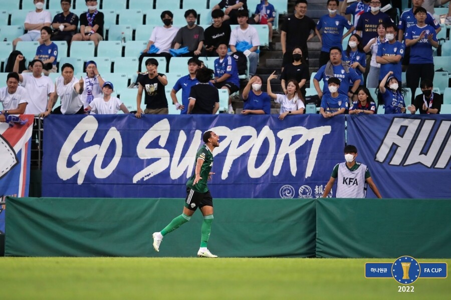 ▲ 전북 현대 구스타보는 파주시민구단을 상대로 4골을 퍼부었다. ⓒ한국프로축구연맹
