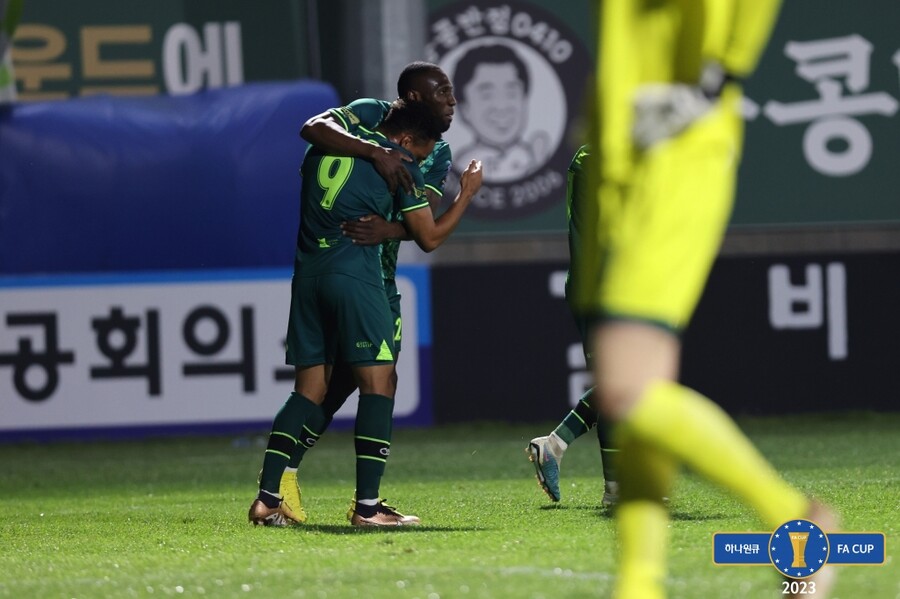 ▲ K리그2 김포FC는 K리그1 강원FC에 아깝게 2-3으로 패했다. ⓒ대한축구협회