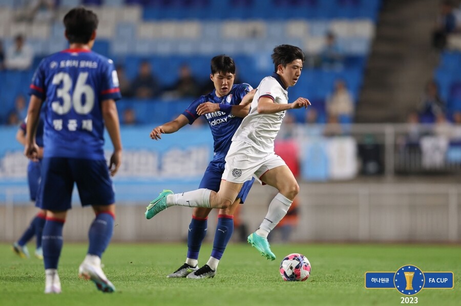 ▲ 로테이션을 가동한 수원. 모처럼 기회에 보답한 김주찬. ⓒ대한축구협회