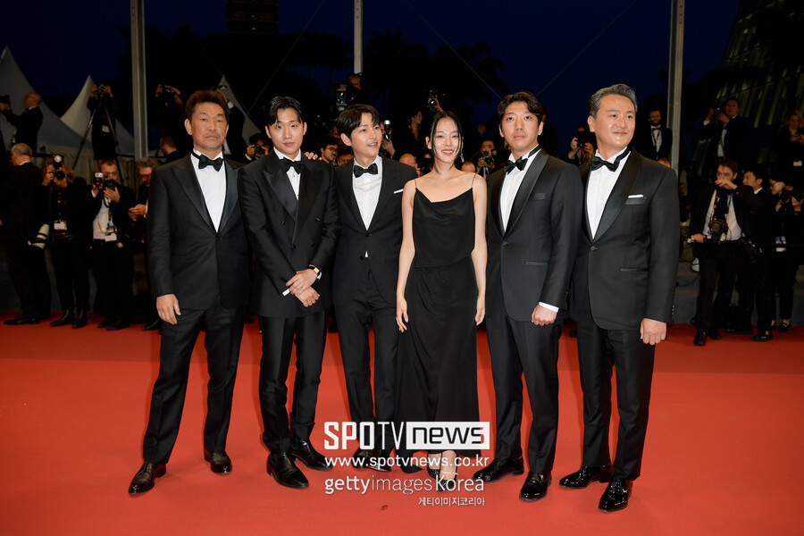 송중기, ♥케이티 없이 칸 레드카펫 입성…'화란', 화려한 칸 데뷔[종합]