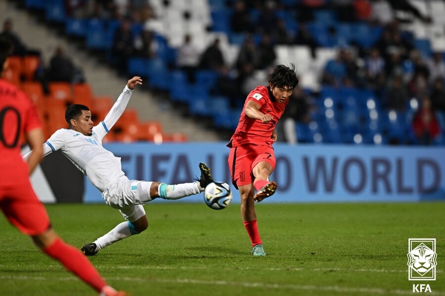 ▲ 위협적인 김용학 슈팅 ⓒ대한축구협회