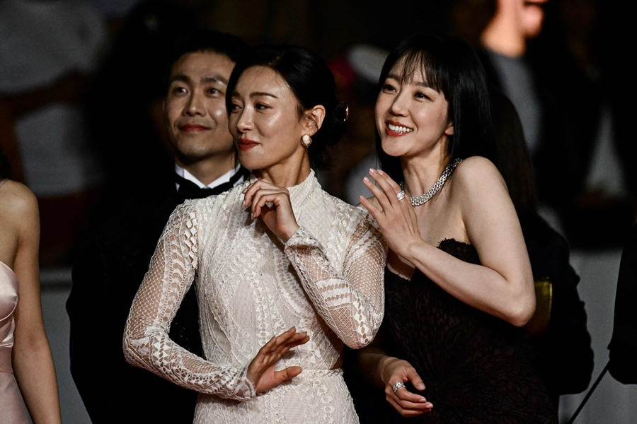 ▲ 영화 '거미집' 칸 레드카펫. ⓒ연합뉴스/AP