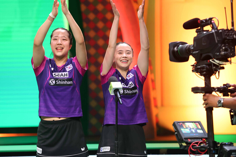 ▲ 2023 ITTF 세계탁구선수권대회 여자복식 결승 진출에 성공한 전지희(오른쪽)와 신유빈 ⓒ대한탁구협회