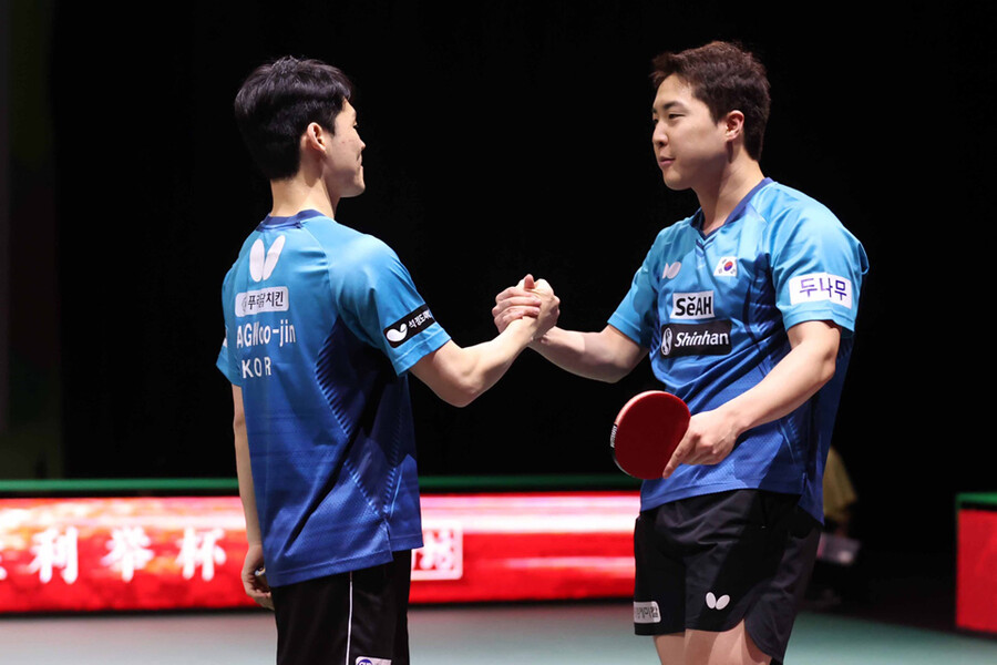 ▲ 2023 ITTF 세계탁구선수권대회 남자복식에서 은메달을 따낸 장우진(왼쪽)과 임종훈 ⓒ대한탁구협회