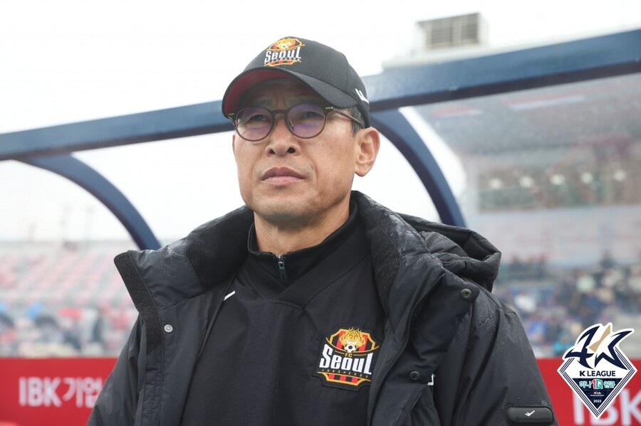 ▲ 안익수 FC서울 감독(사진 위), 최용수 강원FC 감독(사진 아래). ⓒ한국프로축구연맹