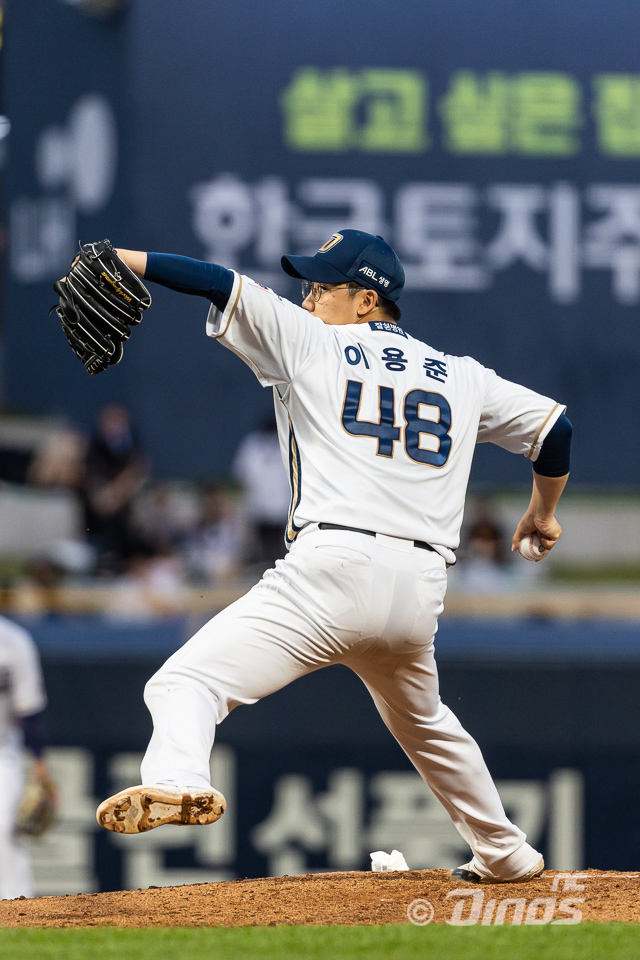 ▲ '신인왕 후보' NC 이용준이 지난 2경기 연속 부진을 털고 2점대 평균자책점을 회복했다. ⓒ NC 다이노스