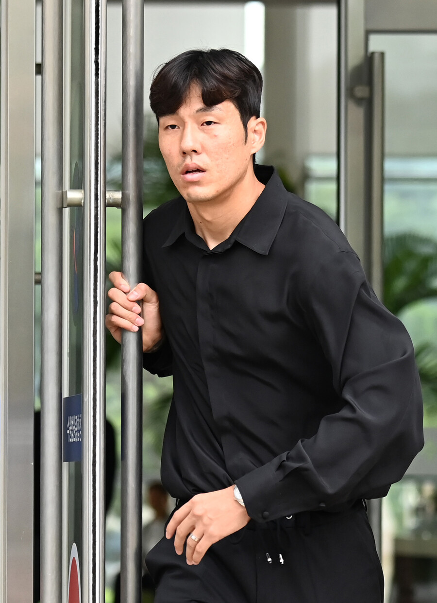 ▲ 선고를 받은 뒤 법원을 나오는 석현준. ⓒ연합뉴스