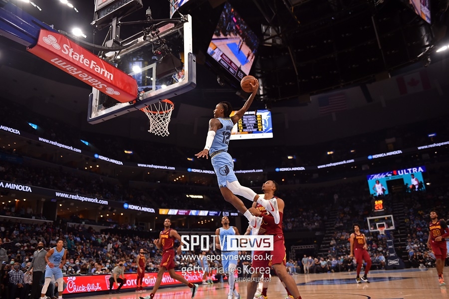 NBA 사무국, '사고뭉치' 모란트에 중징계 예고 "시즌 아웃 가능성도"