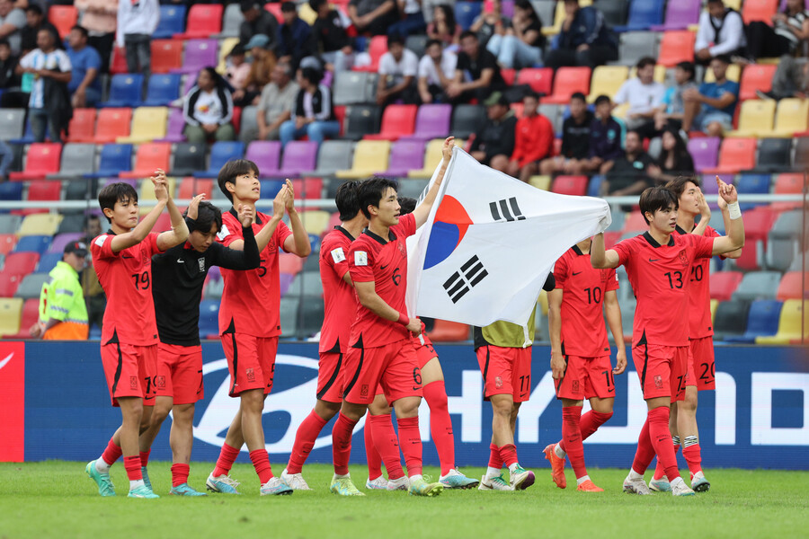 이강인처럼 특급 없지만…김은중호 21인 '원 팀' 눈물의 4강 신화 해냈다