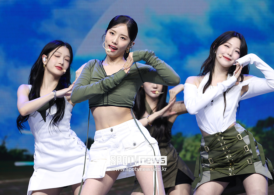 ▲ 프로미스나인 이서연 박지원 백지헌 ⓒ곽혜미 기자
