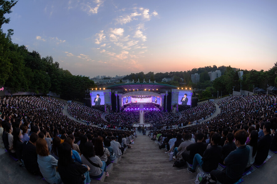 ▲ 성시경. 제공| 에스케이재원(주)