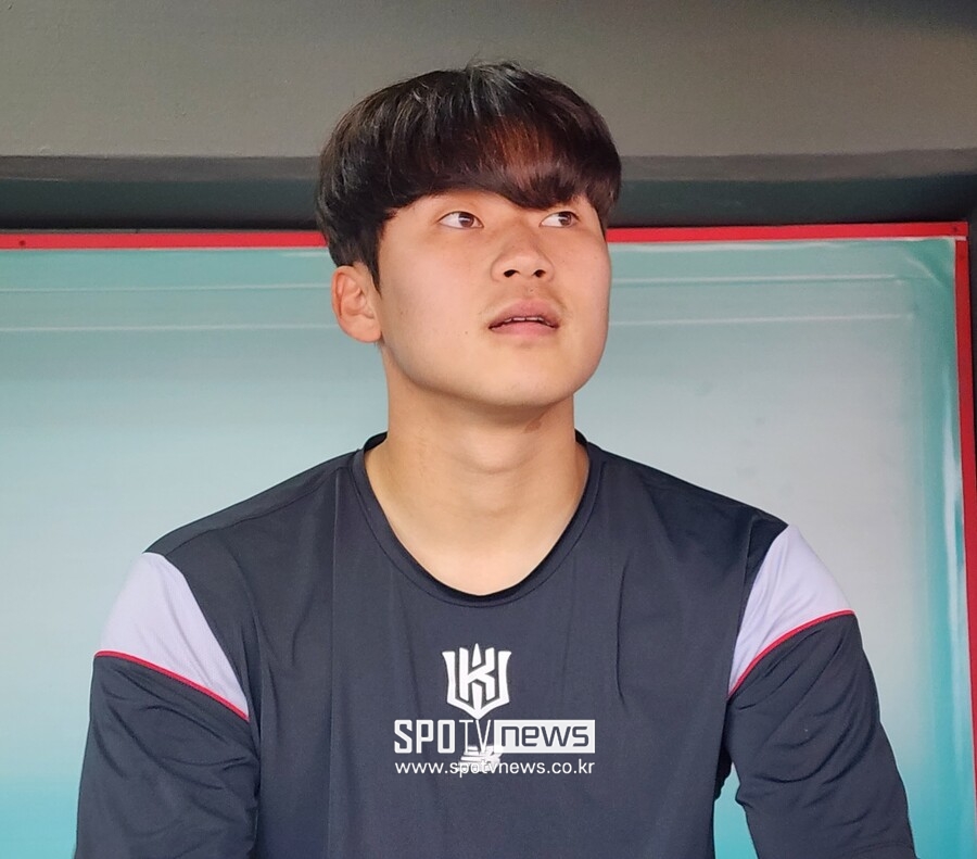 ▲ 인터뷰 중인 kt 위즈 투수 박영현. ⓒ수원, 박정현 기자