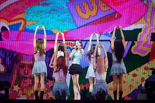 ▲ 태연이 10일 홍콩 아시아월드 엑스포에서 ‘태연 콘서트 - 더 오드 오브 러브 인 홍콩’을 열고 약 9000명의 현지 관객과 만났다. 제공|SM엔터테인먼트