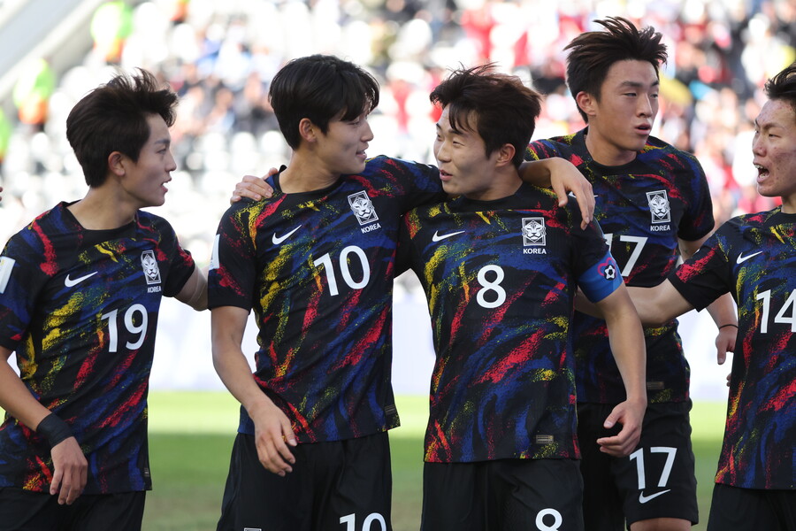 ▲ 11일(현지시간) 오후 아르헨티나 라플라타 스타디움에서 열린 2023 국제축구연맹(FIFA) 20세 이하(U-20) 월드컵 3·4위전 한국과 이스라엘의 경기에서 이승원이 페널티킥으로 골을 넣고 기뻐하고 있다. ⓒ연합뉴스