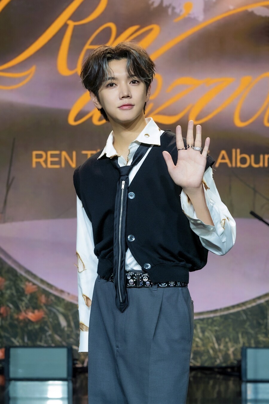 뉴이스트 출신 렌 "솔로 데뷔 이어 드라마·예능도 출연…기대해달라"