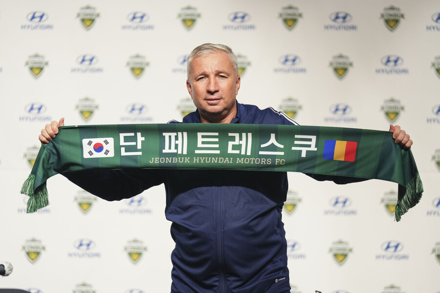 [SPO 현장]강렬한 부임 메시지 페트레스쿠 "축구에서 중요한 것은 결과…전북에 긴 시간 있었으면"