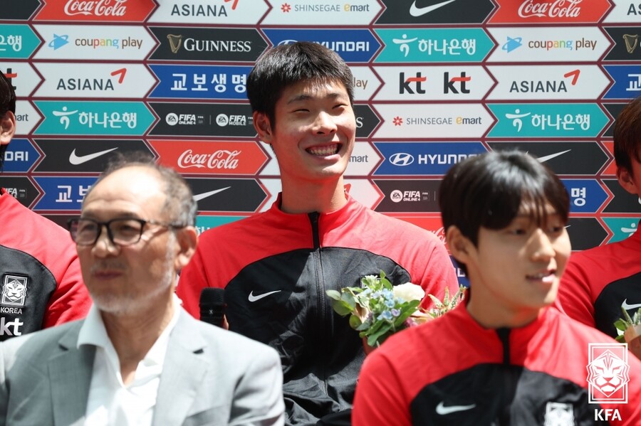 ▲ 2023 FIFA U-20 월드컵에서 한국을 4강으로 이끈 배준호와 이영준이 14일 인천국제공항에서 열린 환영 행사에 참석했다  ⓒ대한축구협회
