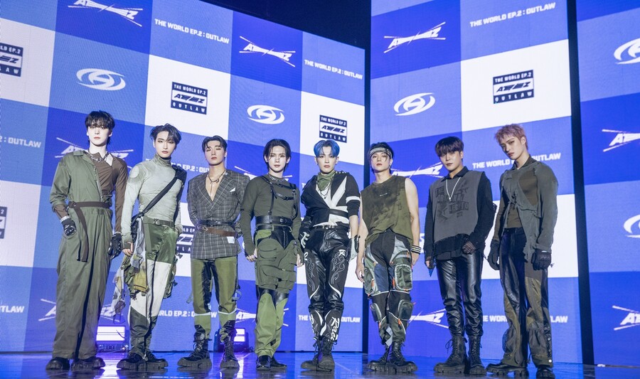 에이티즈 "우린 위만 보고 달려가는 그룹…2023년 장악하고 싶다"